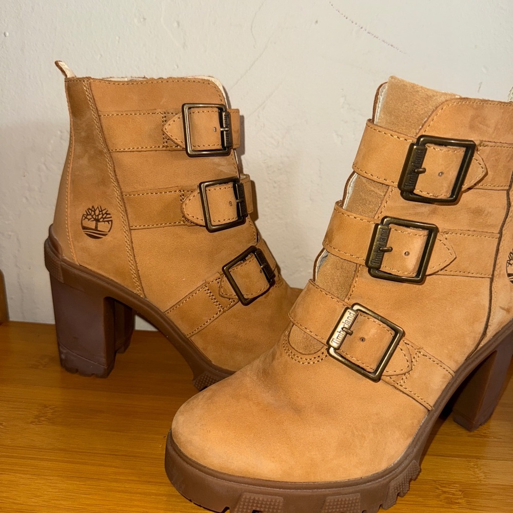 Timberland Women's Brown Heeled Buckle Boots
